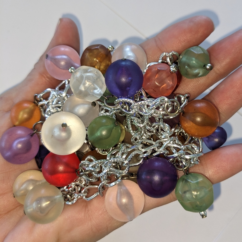 VTG 50" LUCITE BALL FLAPPER CLASPLESS NECKLACE